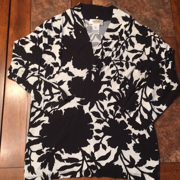 Talbots top🌸   - Picture 1 of 2